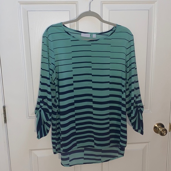 NY&C Blouse - Picture 1 of 5